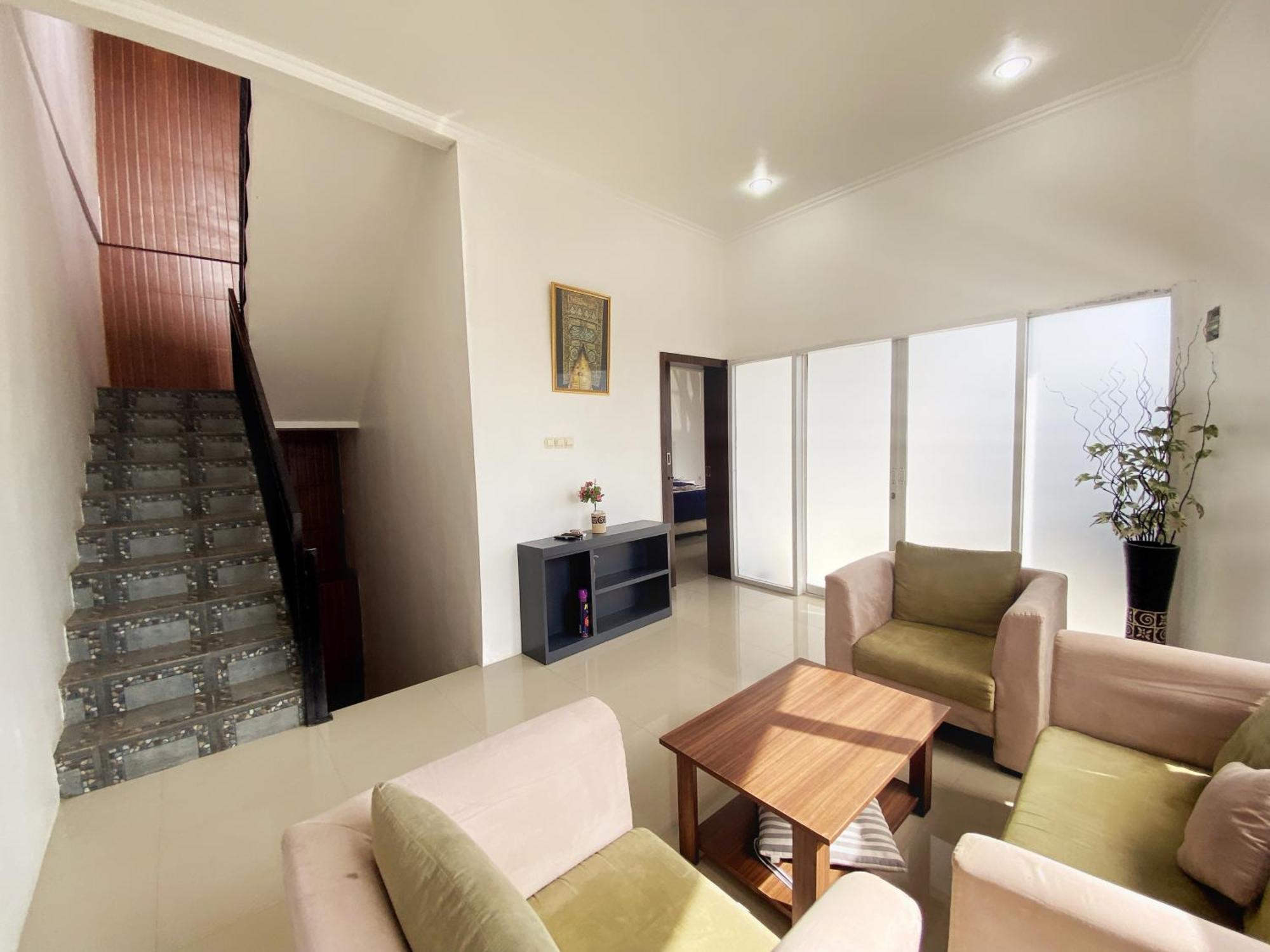 View2 Sayriah Hotel Puncak