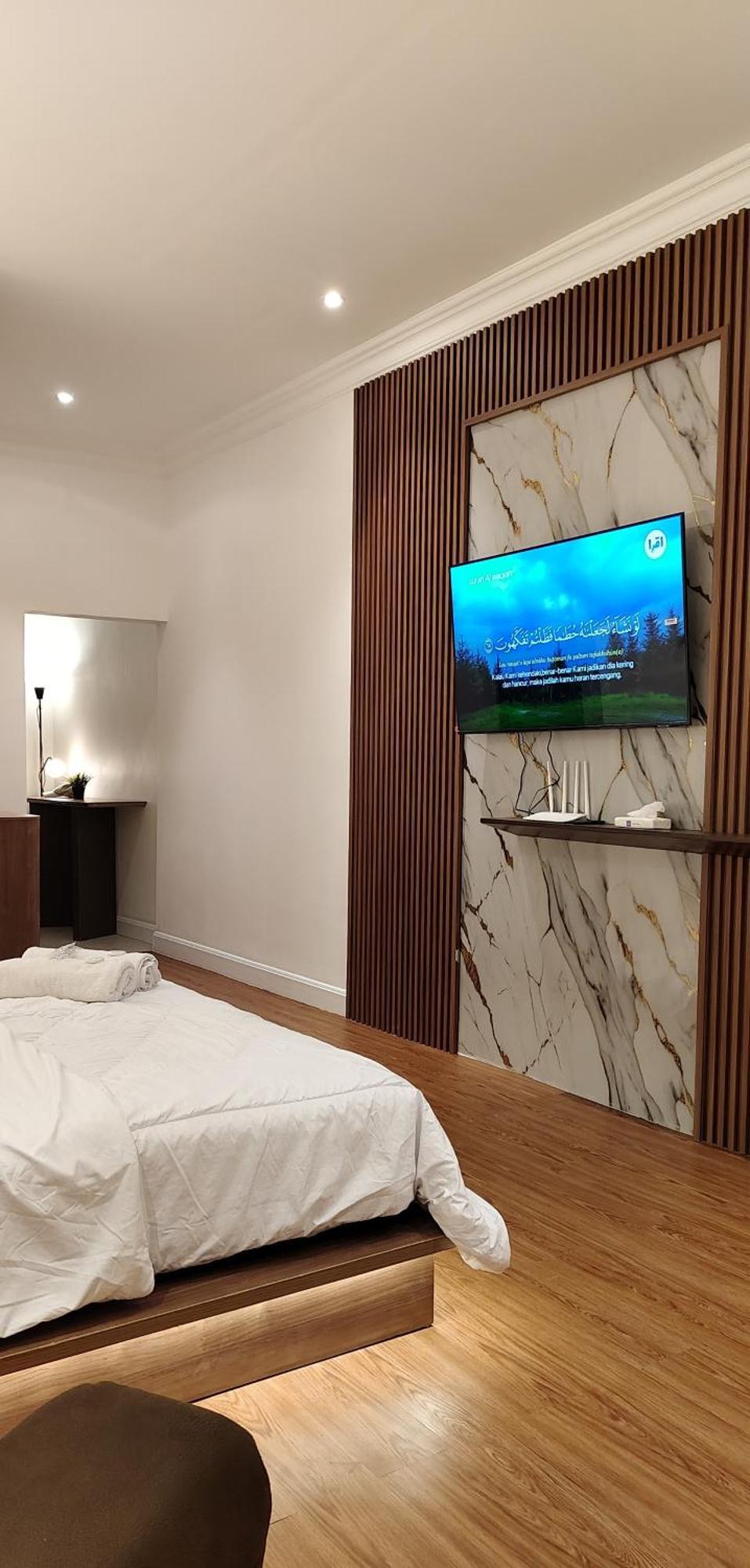View2 Sayriah Hotel Puncak